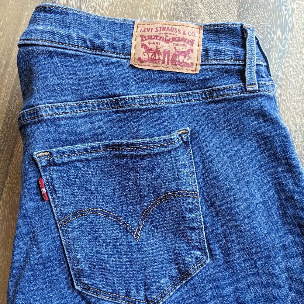 Levis Strauss Denim Distressed Blue Jeans 311 Shaping Skinny, Size 18W